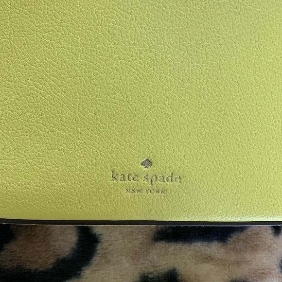 🌺HP🌺 Kate Spade Maddy Camera Bag (LimeLight) - Picture 3 of 13